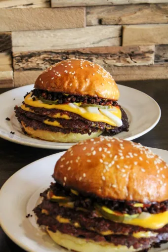 Nos SmashBacons font leurs apparition à partir de 5.90€., Plan-de-Cuques, YT BURGERS
